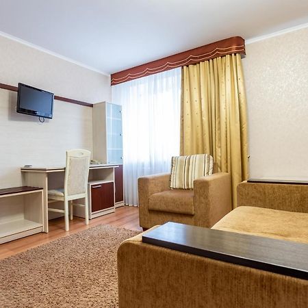 Nadzeya Hotel Gomel Extérieur photo